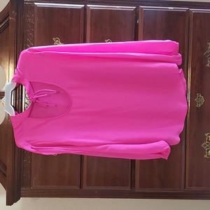 NWOT Beautiful lightweigh blouse